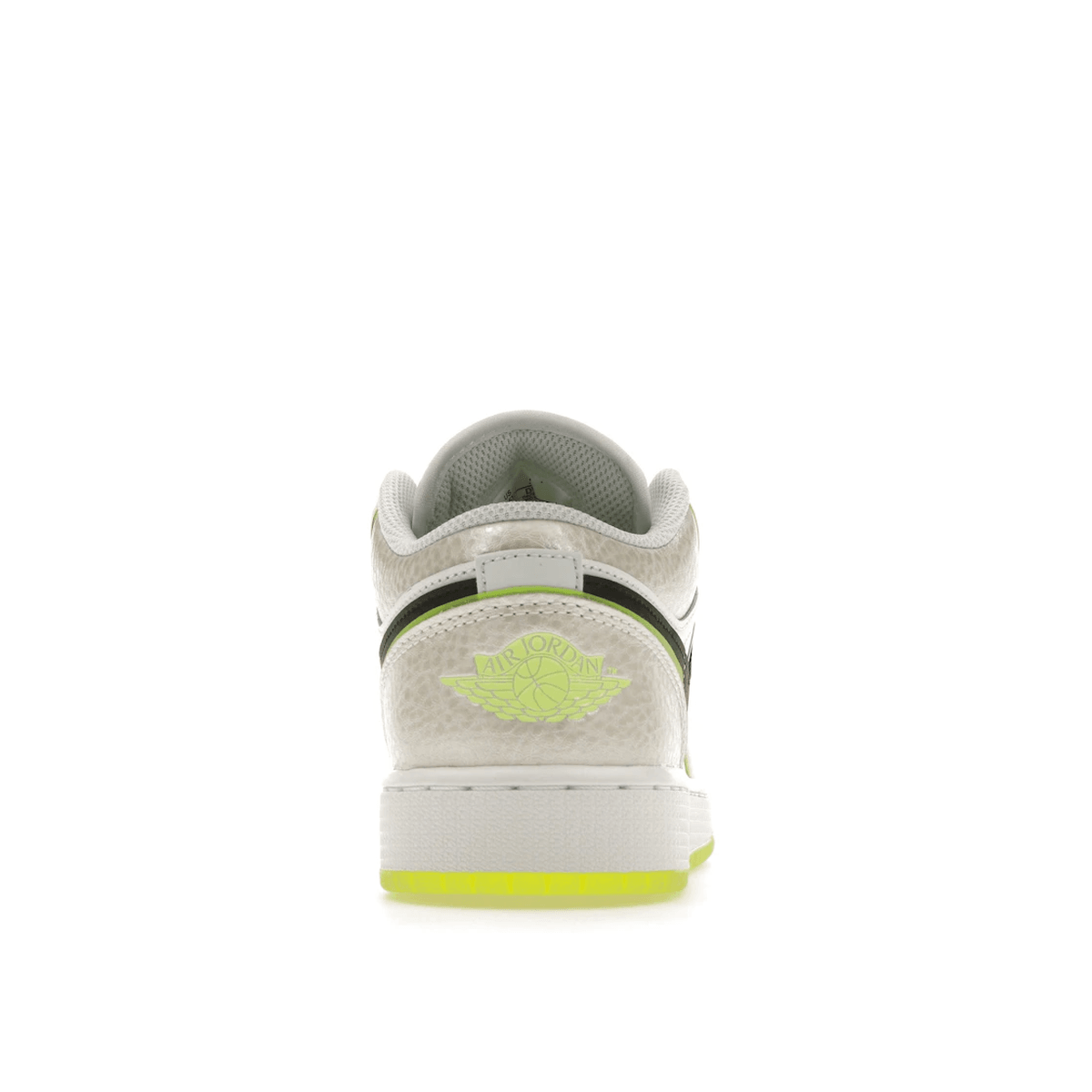Air Jordan 1 Low SE Warped Swoosh - Sneakerzone