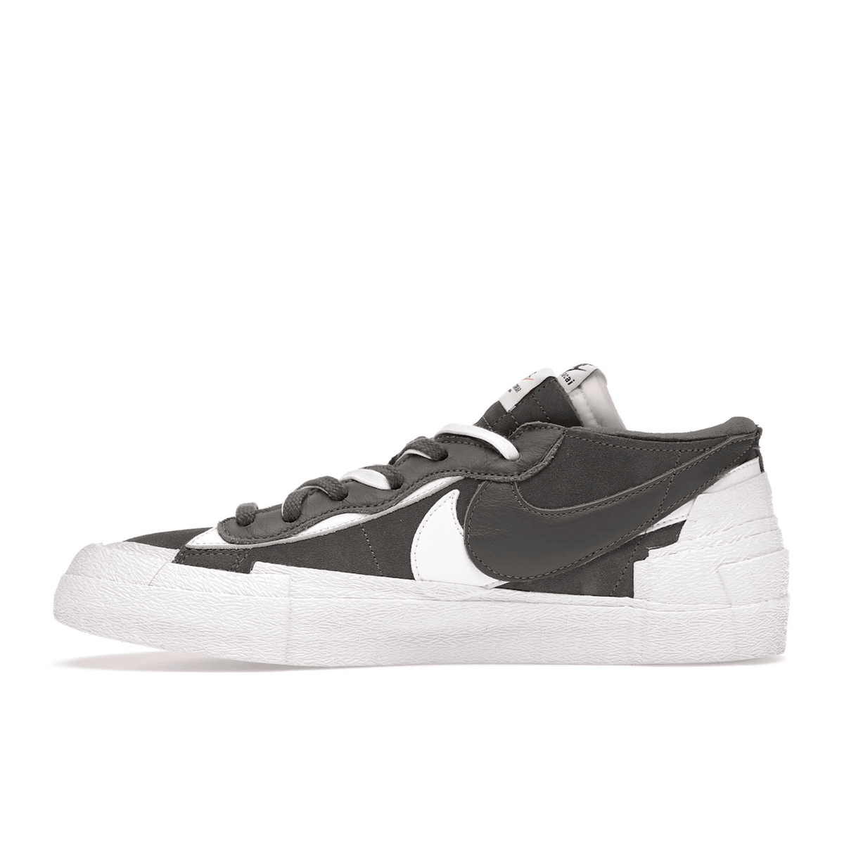 Blazer Low X Sacai Iron Grey - Sneakerzone
