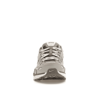 Nike P-6000 Light Iron Ore - Sneakerzone