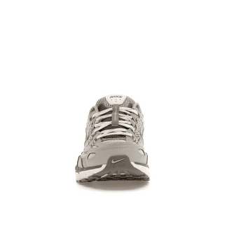 Nike P-6000 Light Iron Ore - Sneakerzone