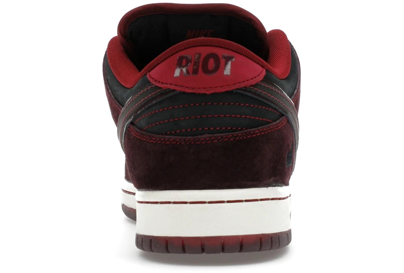 Nike SB Dunk Low Riot Skateshop - Sneakerzone