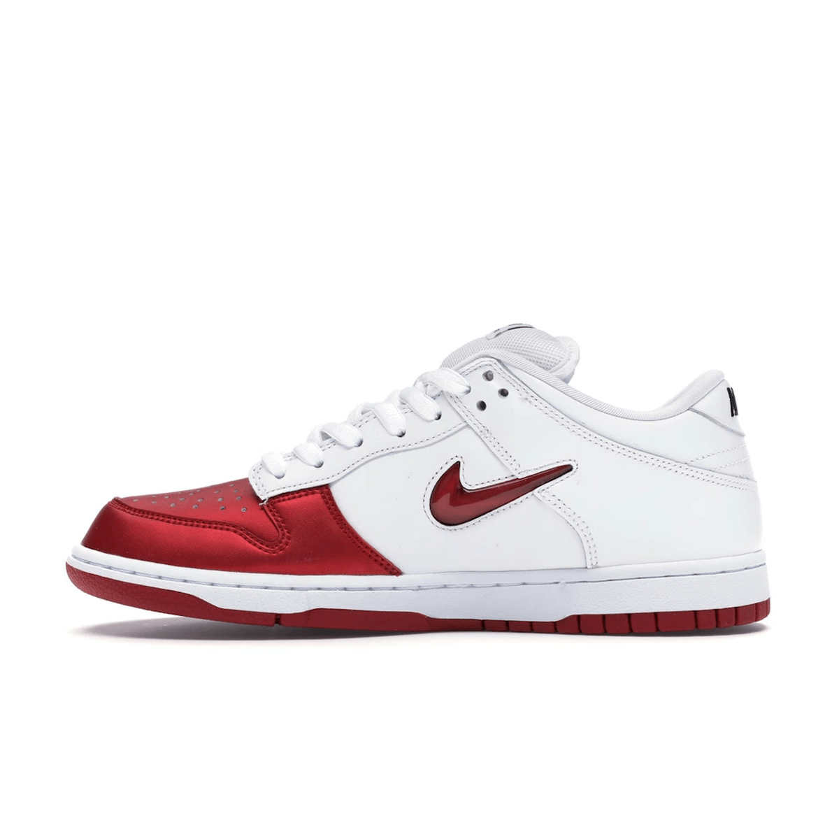 Nike SB Dunk Low Supreme Jewel Swoosh Red - Sneakerzone